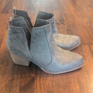 Very nice grey boots from Not Rated
